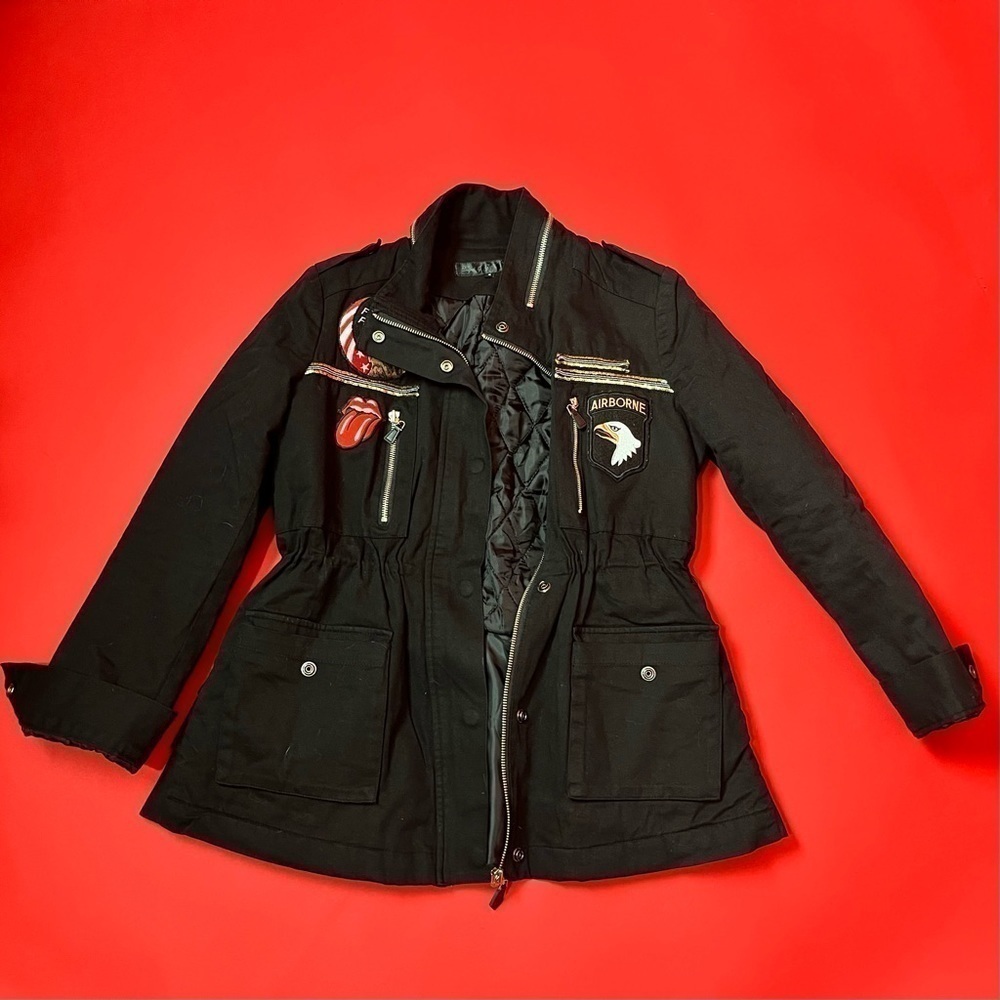 Bomber jacket with embroidery and patches 🖤💛​​​​​​​​​​​​​​​​​​​​​​​